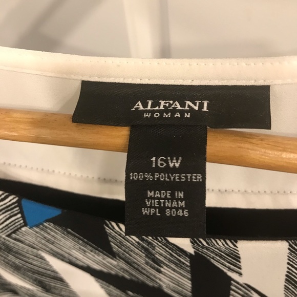 Easy Breezy Top - Picture 3 of 3